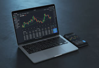 Consulter l'activité du compte et l'historique des transactions pour en assurer le suivi